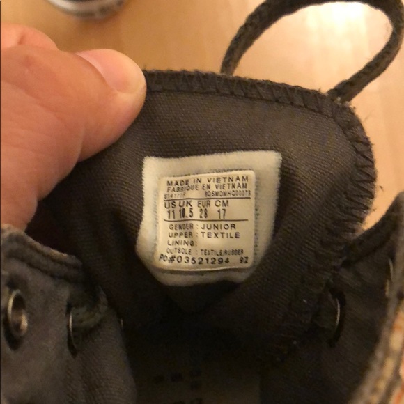 Kids 11 converse high tops - Picture 6 of 6